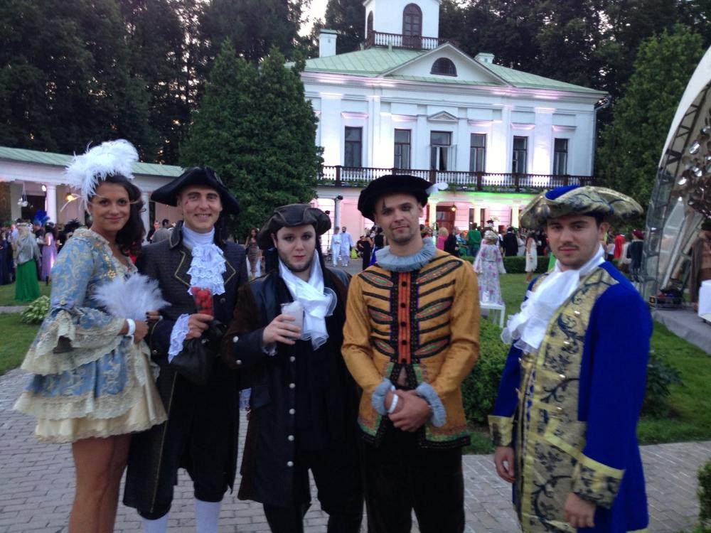 Лучшая вечеринка Москвы Midsummer Night’s Dream 2013 принимала своих гостей в костюмах Останкино!!! Лучшая вечеринка Москвы Midsummer Night’s Dream 2013 принимала своих гостей в костюмах Останкино!!!